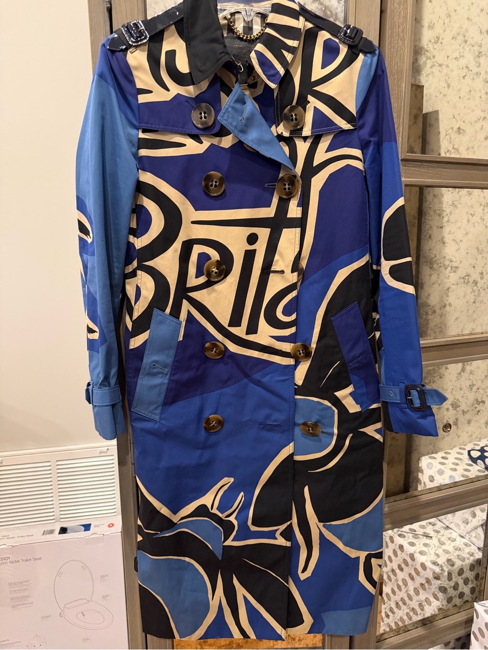 RARE Burberry Prorsum Trench Coat with Bee Graphic - Picture 5 of 6